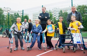 В школе «Озерки» появились новые спортивные площадки для детей с инвалидностью