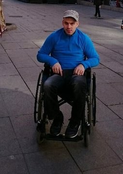 Чемпиону нужна помощь