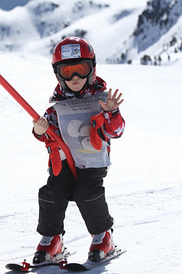 Приобрели инвентарь для слабовидящего горнолыжника