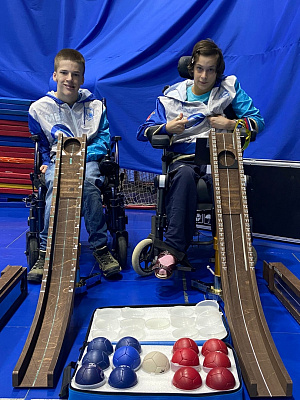 Передали инвентарь  петербургской сборной по бочча!