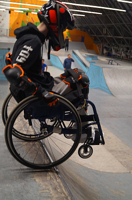 Новая коляска - для секции экстремального  вождения