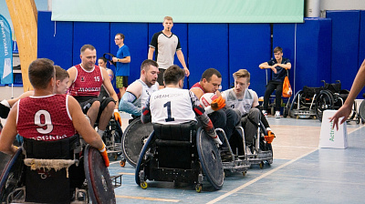 Золото у петербургских регбистов на колясках