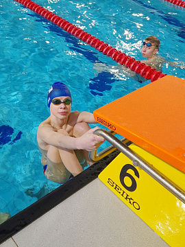 Спасибо за поддержку пловца с инвалидностью по слуху, друзья!