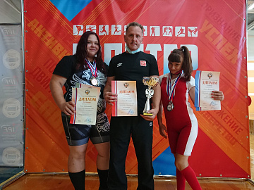 Поддержим команду по пауэрлифтингу (спорт ЛИН)!