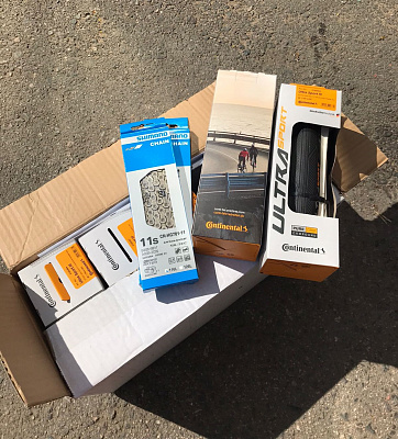 Передали самые необходимые запчасти слабовидящим велотандемистам